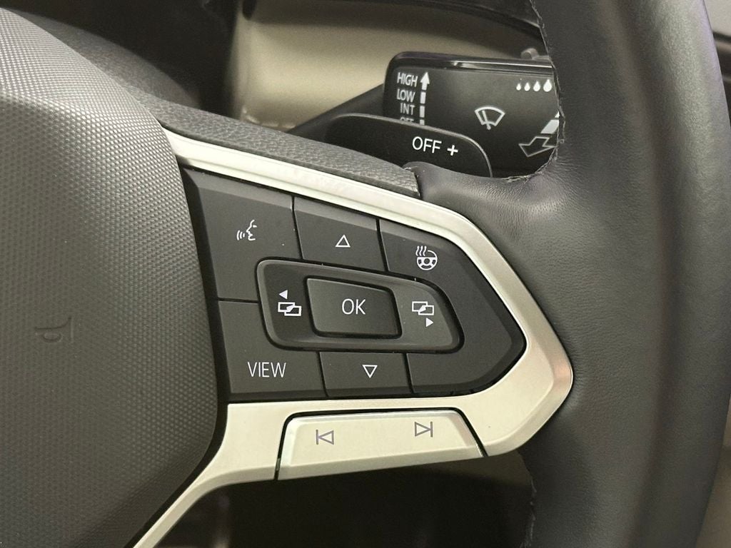 2024 Volkswagen Atlas 2.0T SEL Premium R-Line