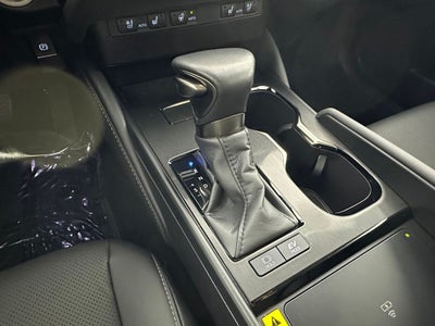 2025 Lexus ES 300h F SPORT Design