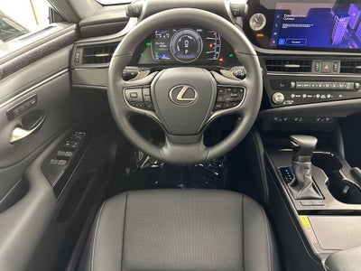 2025 Lexus ES 300h F SPORT Design