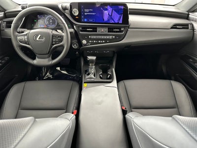 2025 Lexus ES 300h F SPORT Design