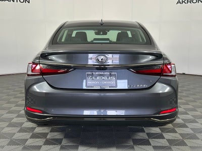 2025 Lexus ES 300h F SPORT Design