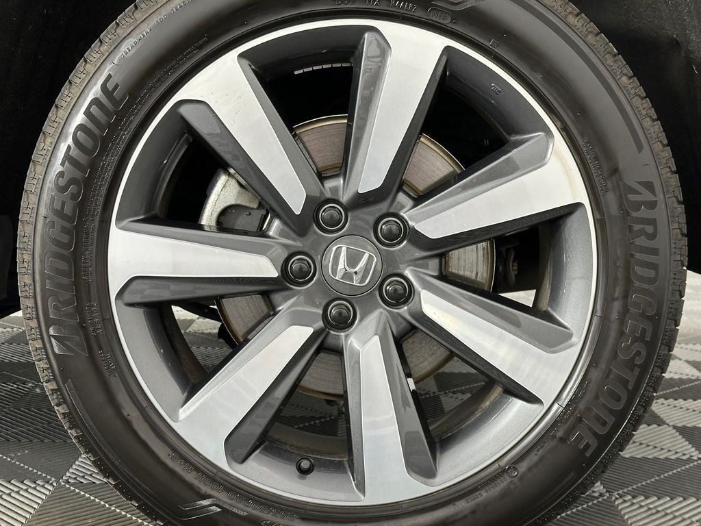 2025 Honda Pilot Touring 8 Passenger