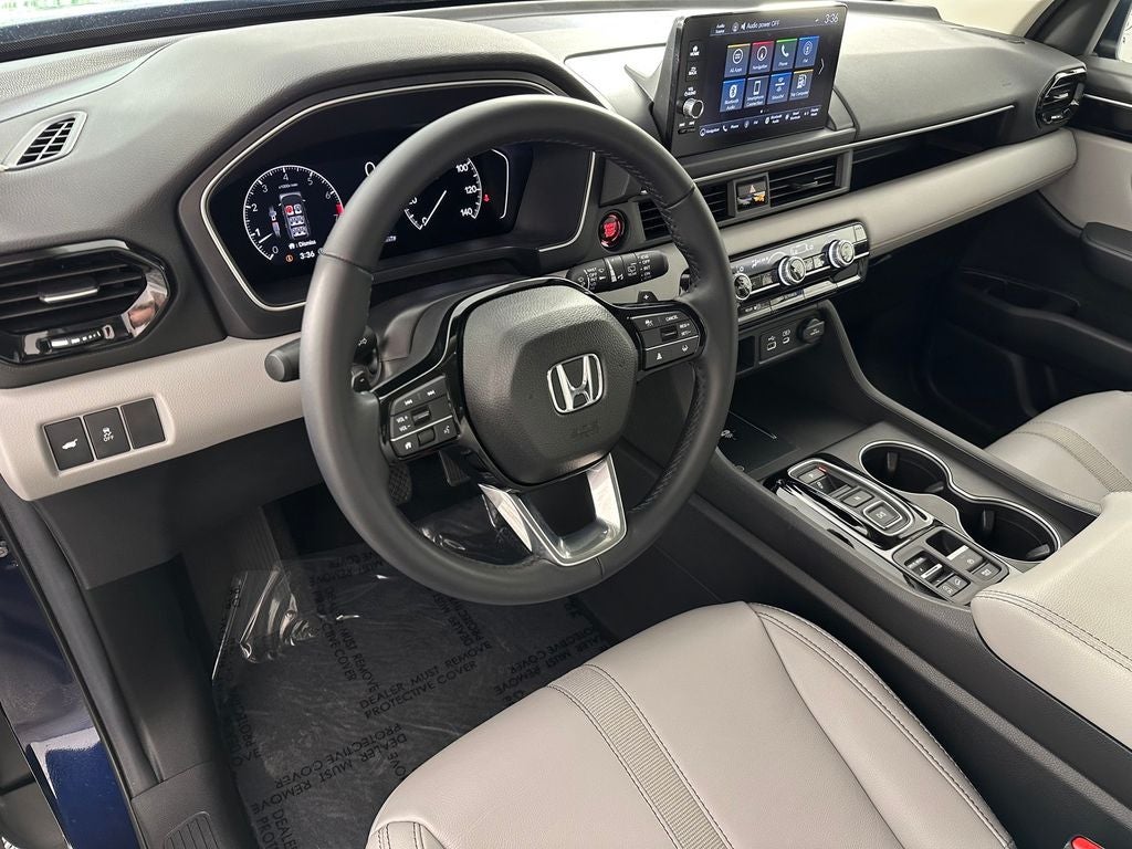2025 Honda Pilot Touring 8 Passenger