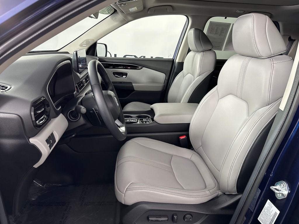 2025 Honda Pilot Touring 8 Passenger