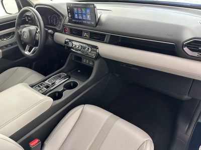 2025 Honda Pilot Touring 8 Passenger