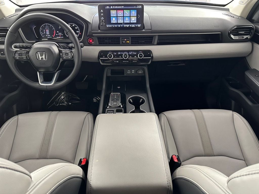 2025 Honda Pilot Touring 8 Passenger