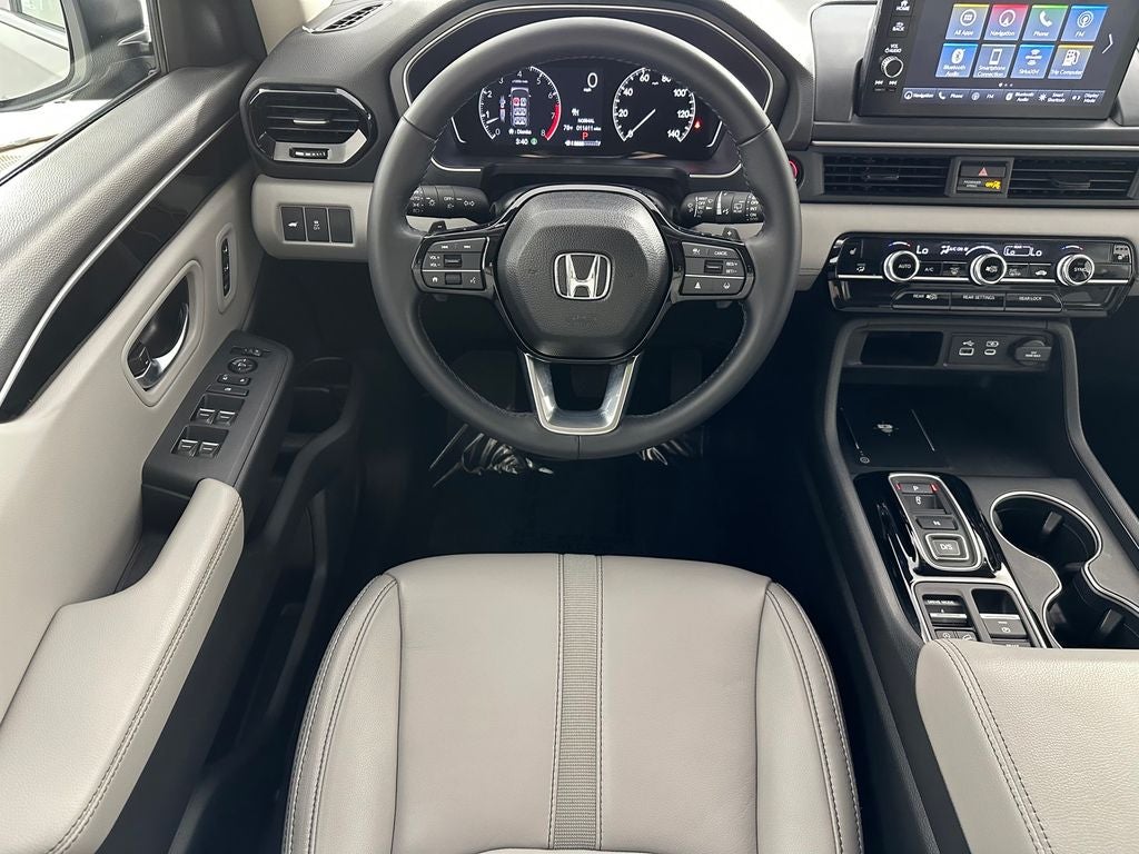 2025 Honda Pilot Touring 8 Passenger