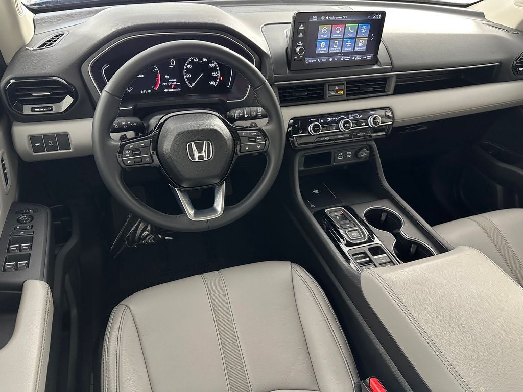 2025 Honda Pilot Touring 8 Passenger