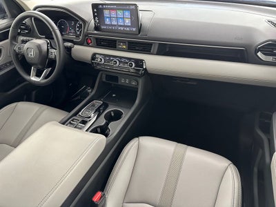 2025 Honda Pilot Touring 8 Passenger