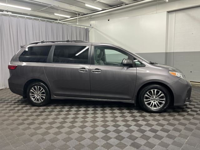 2020 Toyota Sienna XLE 8 Passenger