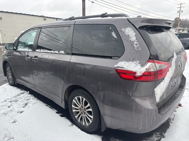 2020 Toyota Sienna XLE 8 Passenger