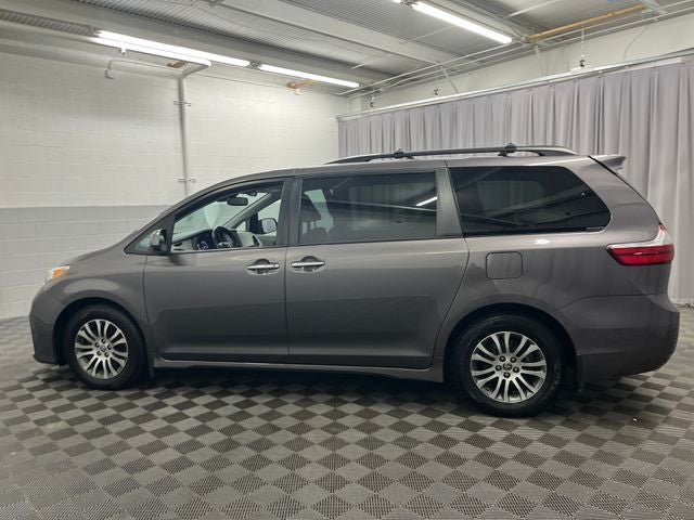 2020 Toyota Sienna XLE 8 Passenger