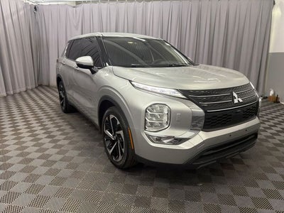 2022 Mitsubishi Outlander ES