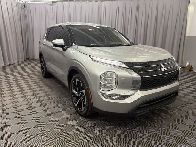 2022 Mitsubishi Outlander ES