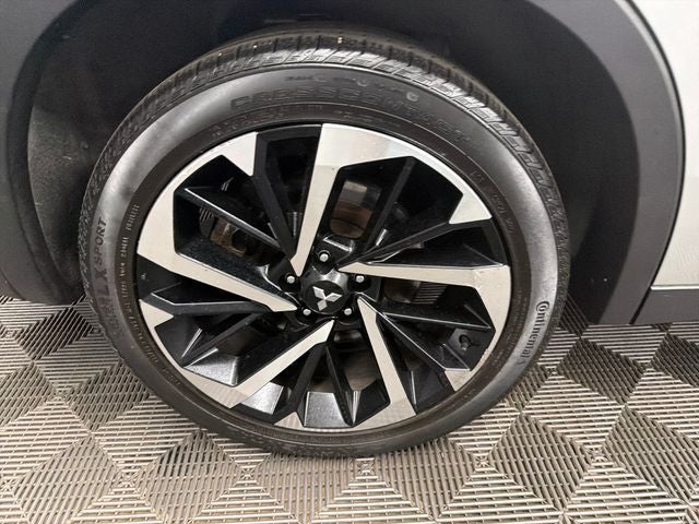 2022 Mitsubishi Outlander ES