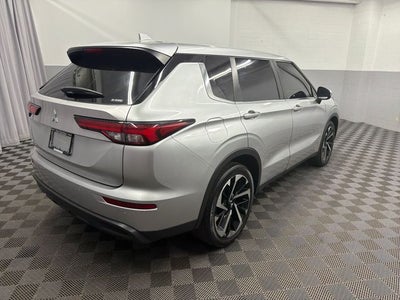2022 Mitsubishi Outlander ES