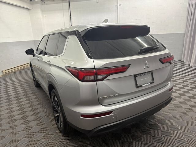 2022 Mitsubishi Outlander ES