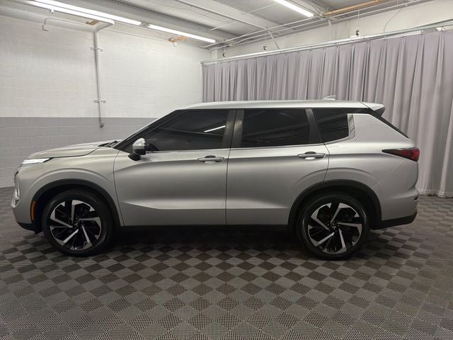 2022 Mitsubishi Outlander ES